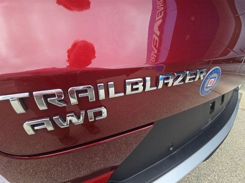 Used 2023 Chevrolet TrailBlazer LT w/ Convenience Package image 29