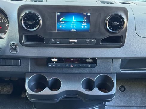 Used 2024 Mercedes-Benz Sprinter 2500 image 23