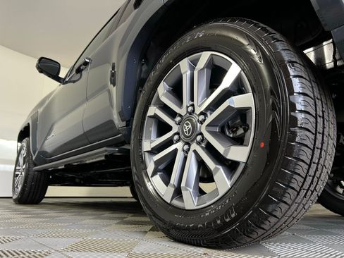 Used 2026 Toyota 4Runner Limited AWD/4WD image 29