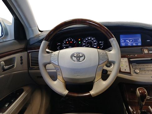 Used 2010 Toyota Avalon Limited image 12