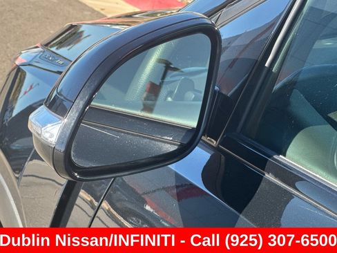 Used 2023 Chevrolet Bolt EUV LT FWD image 53