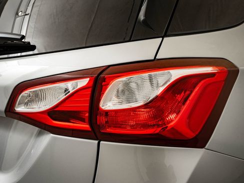 Used 2021 Chevrolet Equinox LT FWD image 9