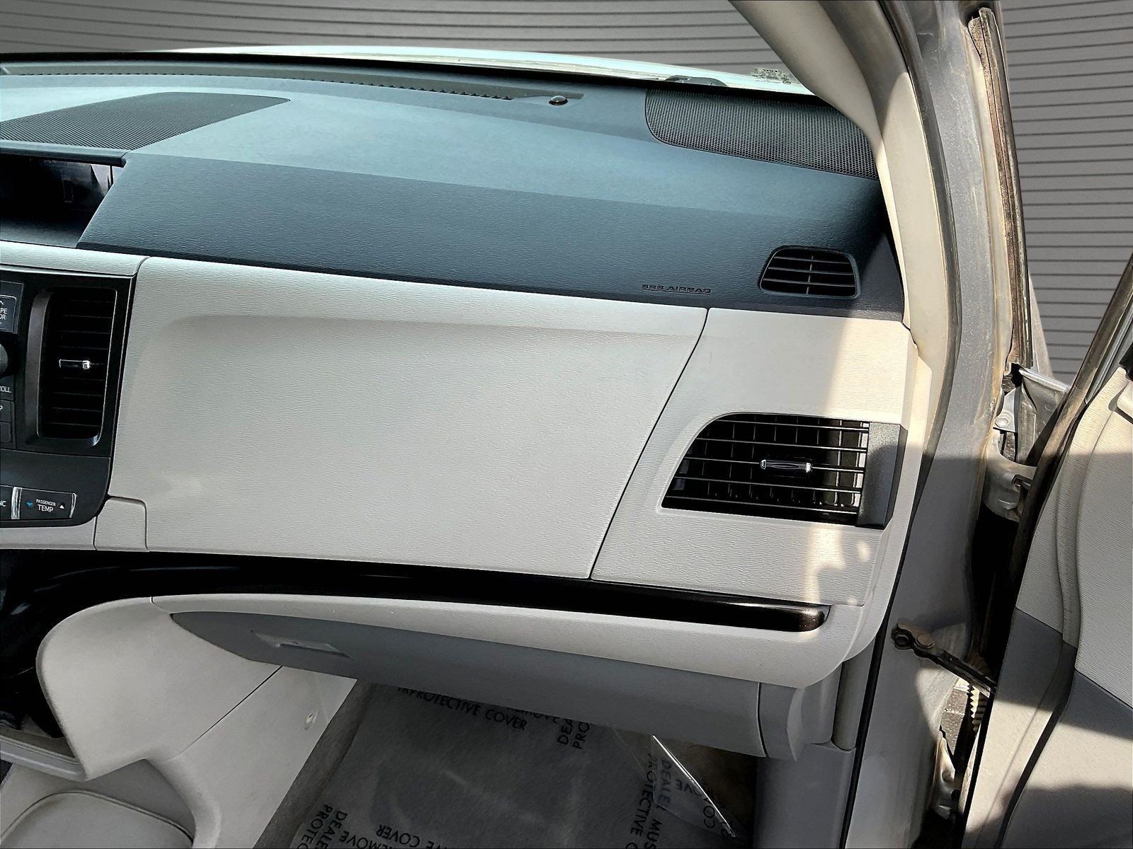 Used 2013 Toyota Sienna LE FWD image 24