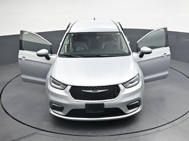 Used 2023 Chrysler Pacifica Touring-L FWD image 38