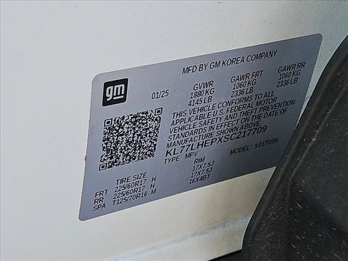 Used 2025 Chevrolet Trax LT FWD image 13