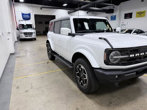 Used 2023 Ford Bronco Outer Banks AWD/4WD image 17
