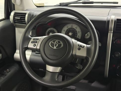 Used 2014 Toyota FJ Cruiser 4WD w/ Upgrade Package image 24