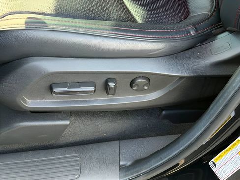 Used 2025 Honda Pilot Black Edition image 21