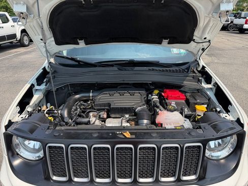 Used 2023 Jeep Renegade Latitude AWD/4WD image 28