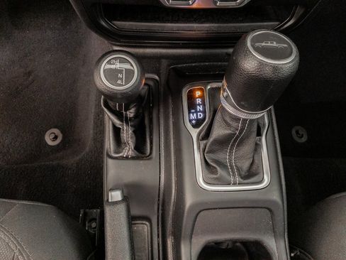 Used 2023 Jeep Gladiator Overland image 22