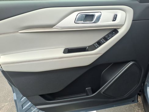 Used 2026 Ford Explorer Active image 9