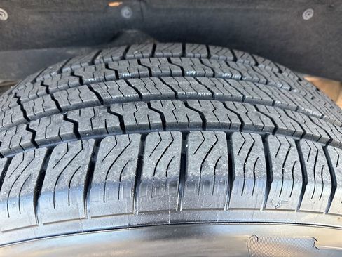 Used 2022 Chevrolet Silverado 1500 LT w/ Z71 Off-Road Package image 40