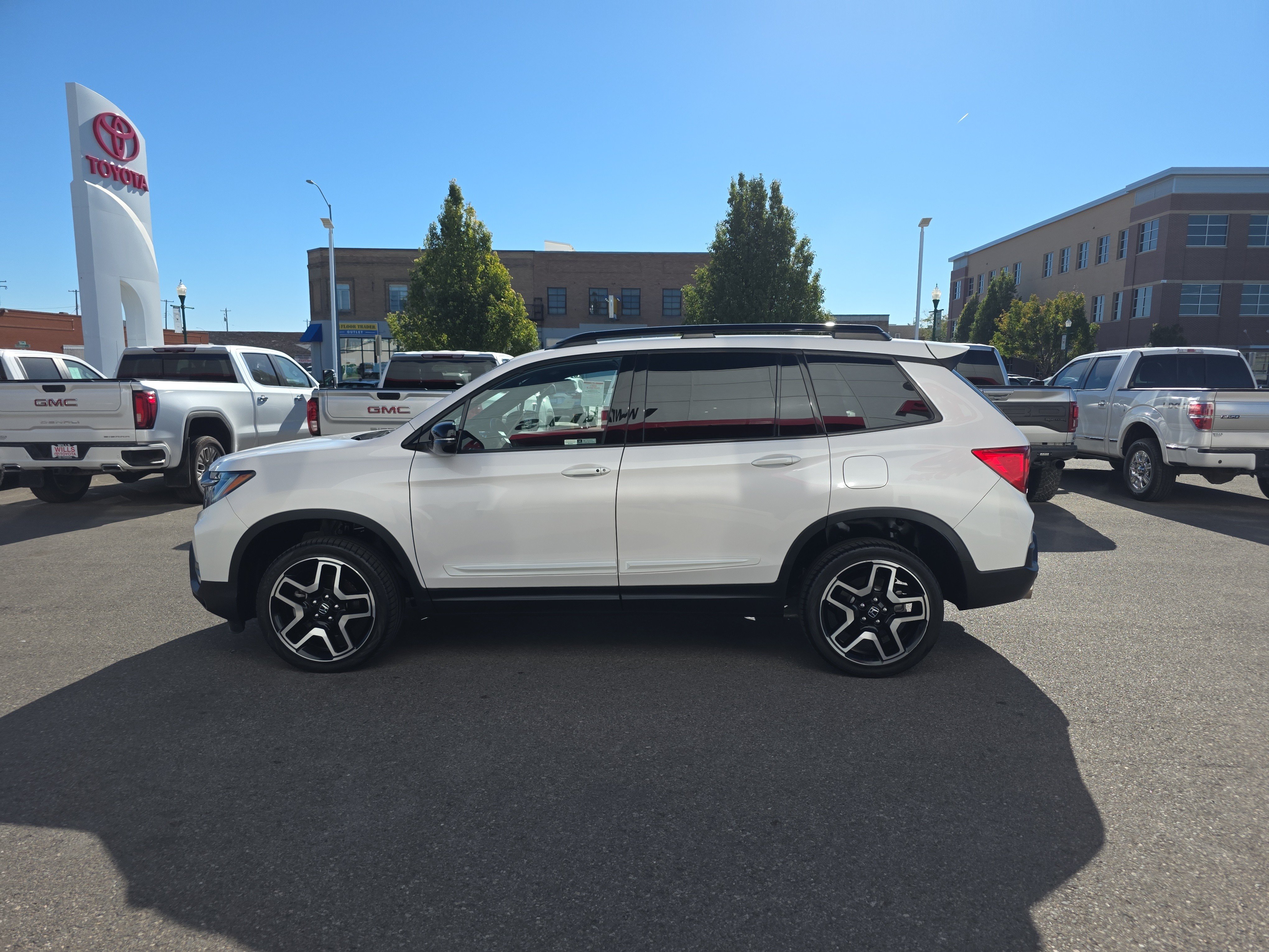Used 2023 Honda Passport Elite image 6