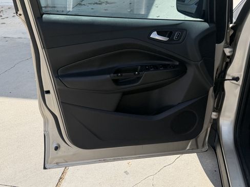 Used 2017 Ford Escape SE FWD image 20