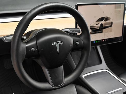 Used 2023 Tesla Model 3 Standard Range RWD image 18
