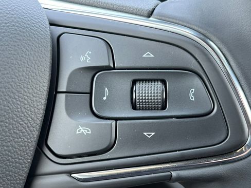New 2025 Buick Envista Sport Touring w/ Convenience I Package FWD image 17