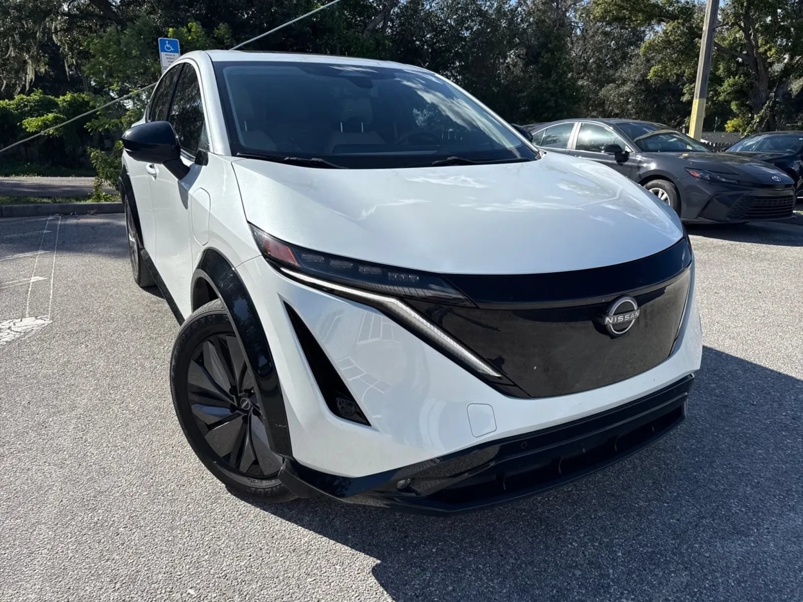 Used 2024 Nissan Ariya FWD image 5