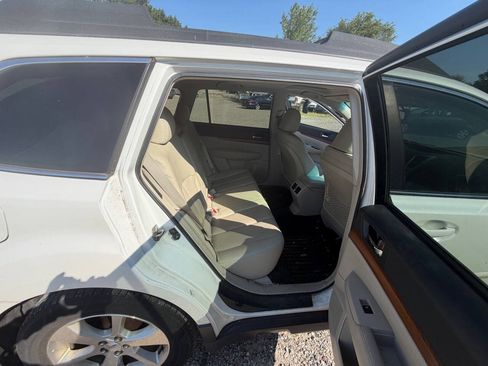 Used 2013 Subaru Outback 2.5i Limited w/ Moonroof Pkg AWD/4WD image 23