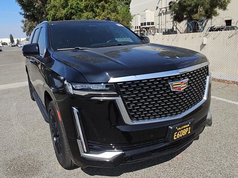 Used 2023 Cadillac Escalade Premium Luxury RWD image 2