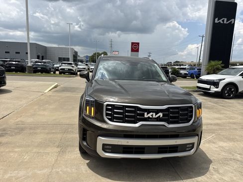 Certified 2024 Kia Telluride SX w/ Towing Package FWD image 7