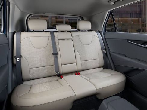 New 2025 Kia Niro EX Touring image 16