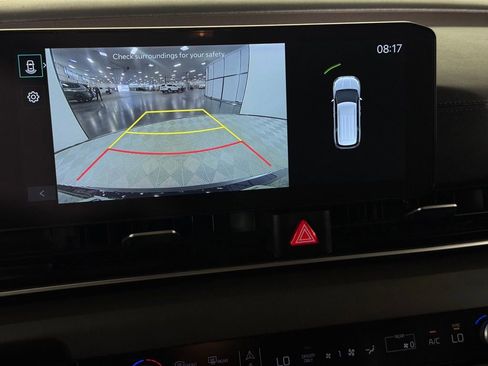 Used 2025 Kia Carnival EX FWD image 20
