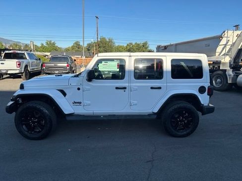 Used 2021 Jeep Wrangler Unlimited Sahara AWD/4WD image 5