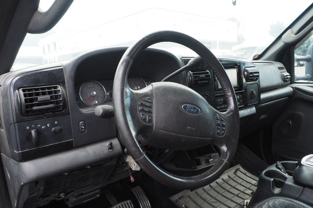 Used 2007 Ford F350 Harley-Davidson AWD/4WD image 5