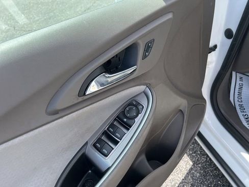 Used 2022 Chevrolet Malibu LT FWD image 9