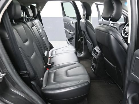 Used 2017 Ford Edge Titanium w/ Equipment Group 301A FWD image 10