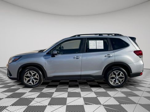 Used 2024 Subaru Forester Premium image 8