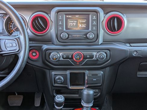 Used 2021 Jeep Gladiator Sport image 28