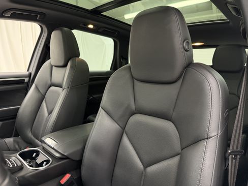 Used 2013 Porsche Cayenne AWD/4WD image 5