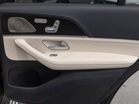 Certified 2023 Mercedes-Benz GLS 450 4MATIC image 19