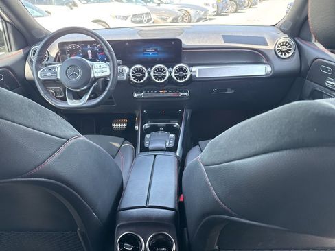Used 2023 Mercedes-Benz GLB 250 4MATIC image 7