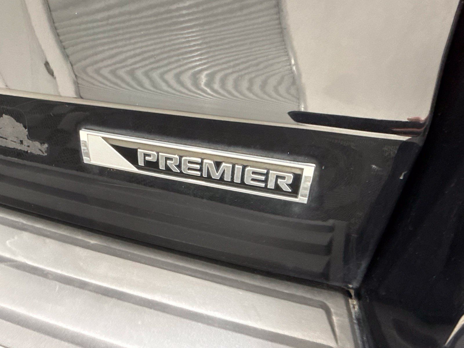 Used 2017 Chevrolet Tahoe Premier AWD/4WD image 7