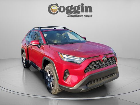 Used 2025 Toyota RAV4 XLE image 6