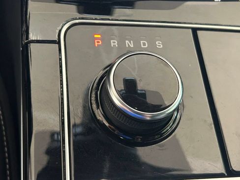 Used 2019 Land Rover Range Rover Velar R-Dynamic SE AWD/4WD image 8