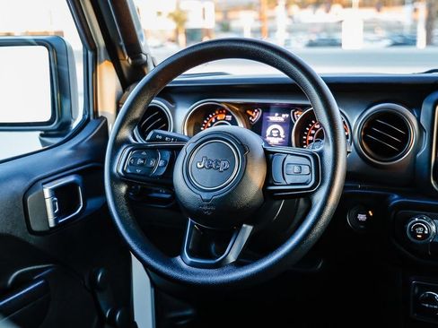 Used 2021 Jeep Wrangler Sport image 17