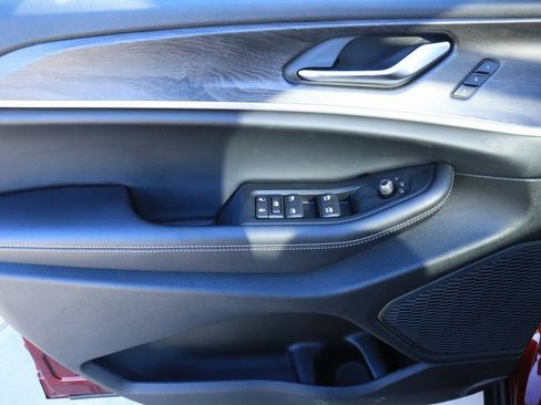 New 2025 Jeep Grand Cherokee Limited image 18