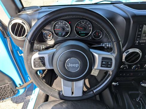 Used 2017 Jeep Wrangler Unlimited Sahara w/ Quick Order Package 24E Chief AWD/4WD image 14