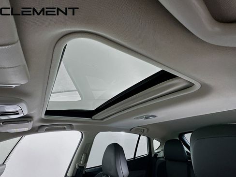 Used 2022 Subaru Crosstrek 2.5i Sport w/ Moonroof Package image 25