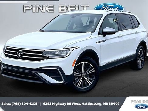 Used 2024 Volkswagen Tiguan Wolfsburg Edition image 10