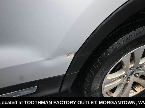 Used 2018 Ford Explorer XLT AWD/4WD image 13