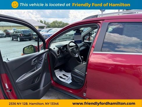 Used 2020 Chevrolet Trax LT w/ Driver Confidence Package AWD/4WD image 15