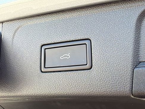 New 2026 Volkswagen Atlas SE image 28