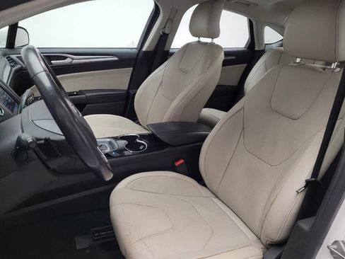 Used 2016 Ford Fusion Titanium FWD image 10