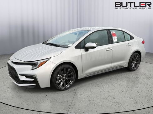 New 2026 Toyota Corolla SE FWD image 1