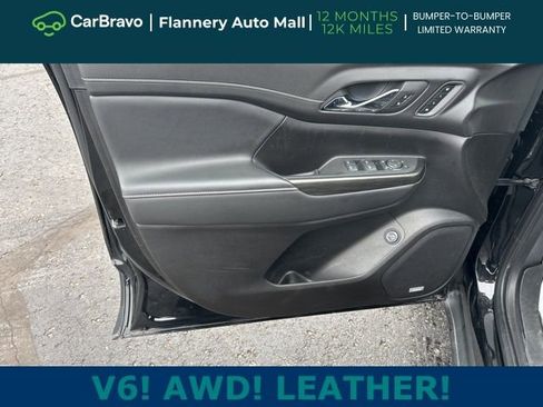 Certified 2023 GMC Acadia SLT w/ Preferred Package image 21