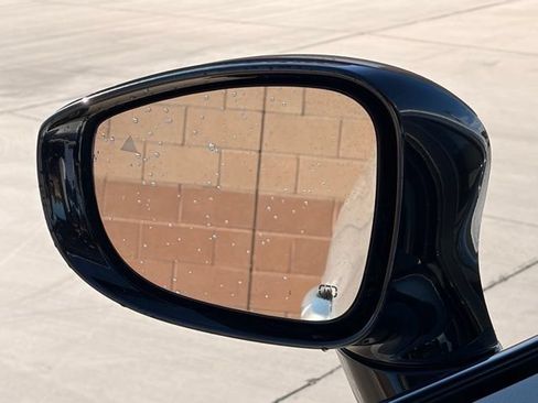 Used 2024 Chrysler Pacifica Limited FWD image 5